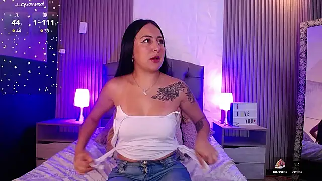 isabella smith  online show from February 2025 01:33:02 PM