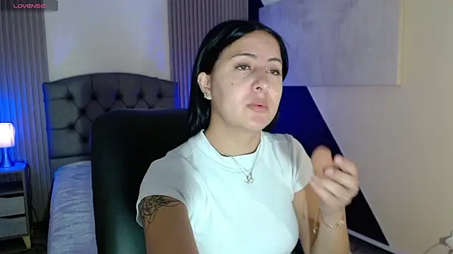 isabella smith  online show from September 2025 07:50:01 PM