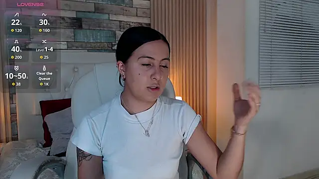 isabella smith  online show from November 2025 07:59:01 PM