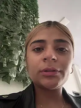 Snapshot of pamell_col chatting on December 2024 09:39:01 PM pamell col online show from December 2024 09:39:01 PM