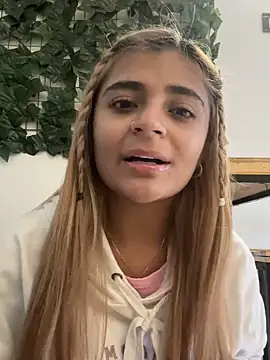 Snapshot of pamell_col chatting on December 2024 10:09:02 PM pamell col online show from December 2024 10:09:02 PM