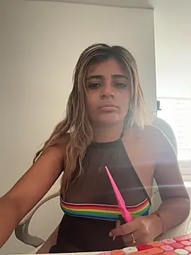 Snapshot of pamell_col chatting on October 2025 01:23:04 PM pamell col online show from October 2025 01:23:04 PM