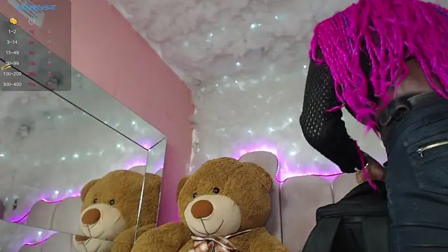 Snapshot of puca_ebony chatting on January 2025 04:28:01 PM puca ebony online show from January 2025 04:28:01 PM