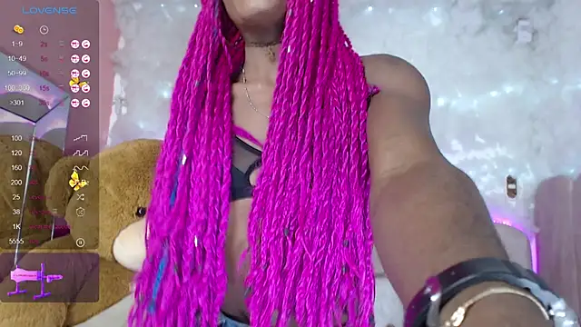 Snapshot of puca_ebony chatting on January 2025 07:21:01 PM puca ebony online show from January 2025 07:21:01 PM