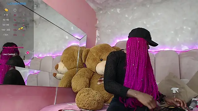 Snapshot of puca_ebony chatting on January 2025 12:35:01 PM puca ebony online show from January 2025 12:35:01 PM