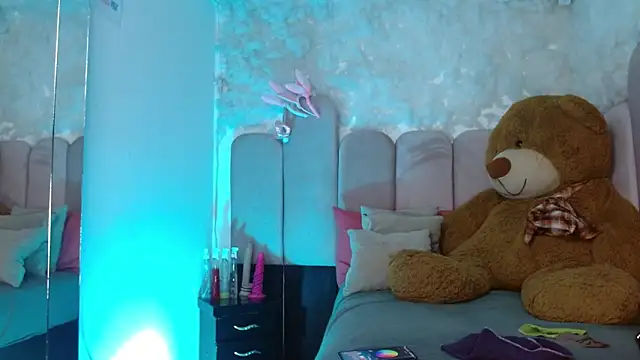 Snapshot of puca_ebony chatting on November 2025 12:28:02 PM puca ebony online show from November 2025 12:28:02 PM