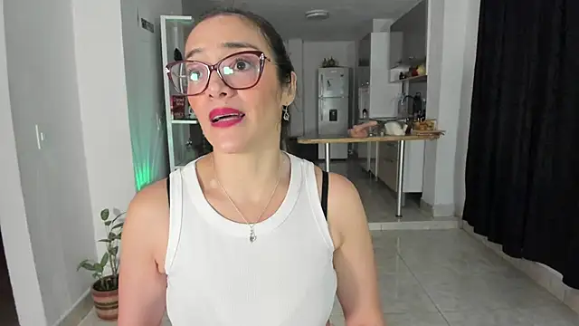 Jessica Herrera  online show from January 2025 01:20:01 AM