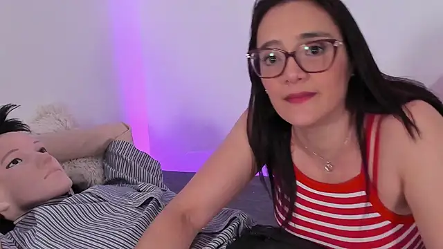 Jessica Herrera  online show from May 2026 09:32:01 PM