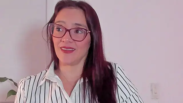 Jessica Herrera  online show from May 2026 09:56:02 PM