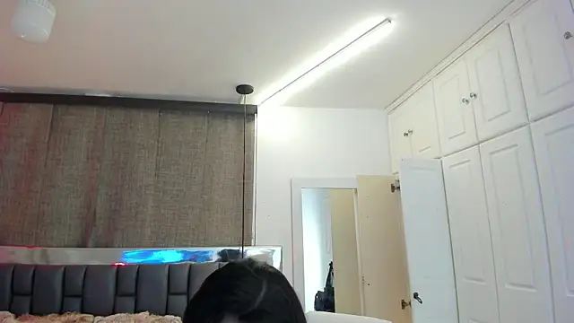 IsseyMz online show from February 2025 06:53:02 AM