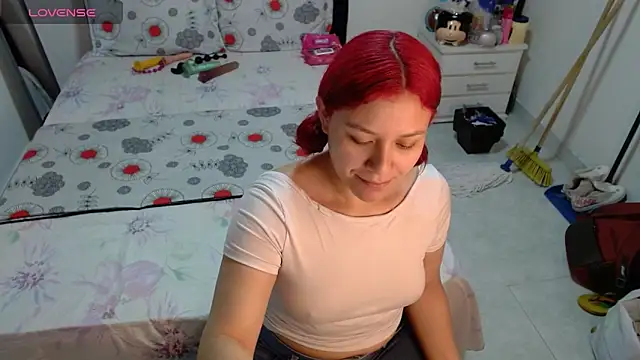 Snapshot of soniafuckboobs chatting on April 2026 12:31:01 PM soniafuckboobs online show from April 2026 12:31:01 PM