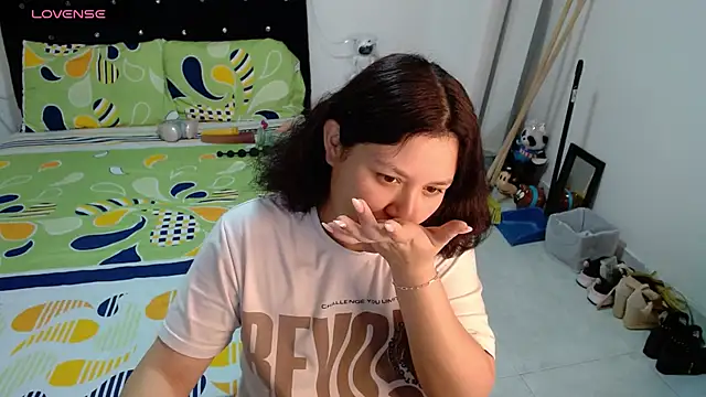 Snapshot of soniafuckboobs chatting on May 2026 12:23:01 PM soniafuckboobs online show from May 2026 12:23:01 PM