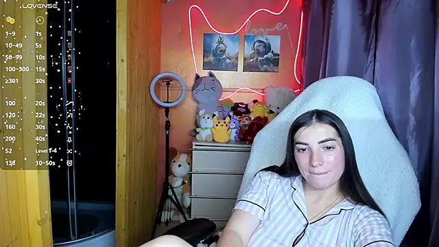 Snapshot of Fiery_Brunette_ chatting on October 2025 04:15:02 PM Fiery Brunette online show from October 2025 04:15:02 PM