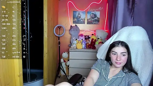 Snapshot of Fiery_Brunette_ chatting on October 2025 08:37:01 AM Fiery Brunette online show from October 2025 08:37:01 AM