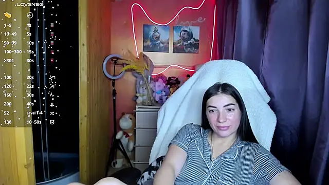 Snapshot of Fiery_Brunette_ chatting on November 2025 06:30:01 PM Fiery Brunette online show from November 2025 06:30:01 PM