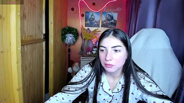 Snapshot of Fiery_Brunette_ chatting on December 2025 06:52:01 AM Fiery Brunette online show from December 2025 06:52:01 AM