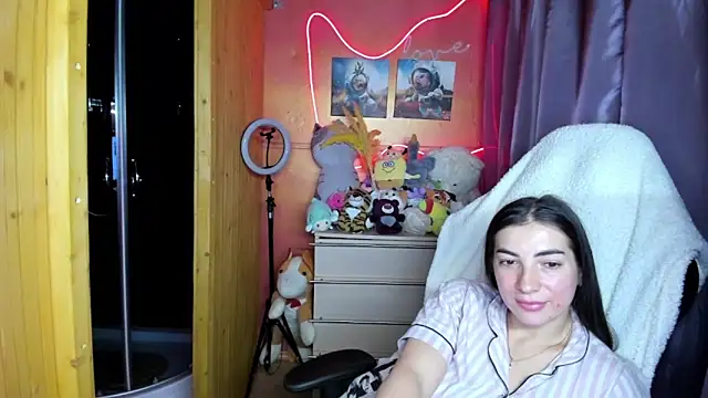 Fiery Brunette  online show from March 2026 05:50:02 PM