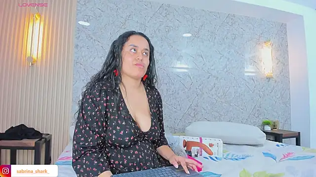 sabrina shark  online show from November 2025 03:05:01 AM