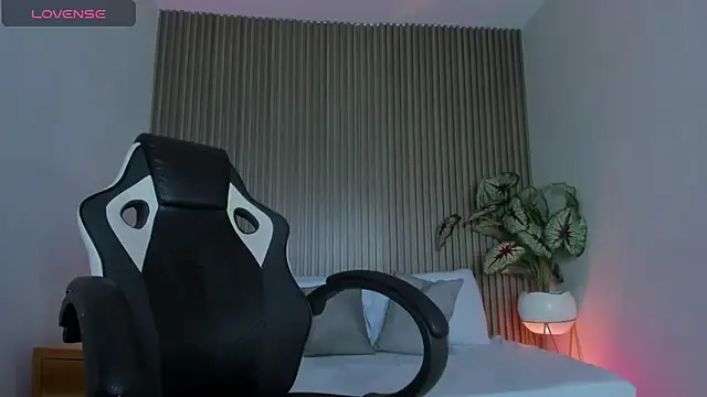 ayla13  online show from February 2026 07:14:02 PM