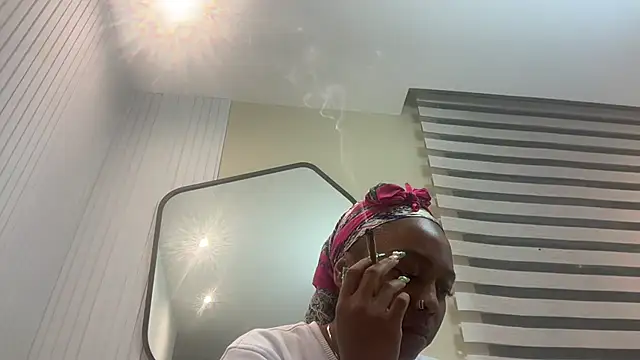 ChocolateCakeQueen online show from January 2025 03:22:02 AM