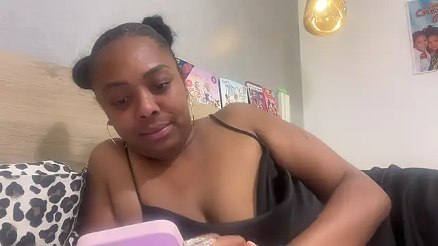Snapshot of ChocolateCakeQueen chatting on June 2026 02:49:01 AM ChocolateCakeQueen online show from June 2026 02:49:01 AM