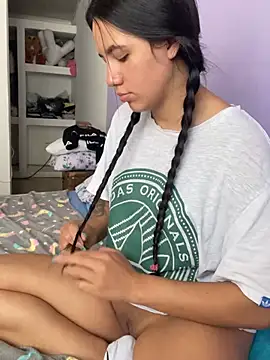 hannahb-e online show from February 2025 07:38:01 PM