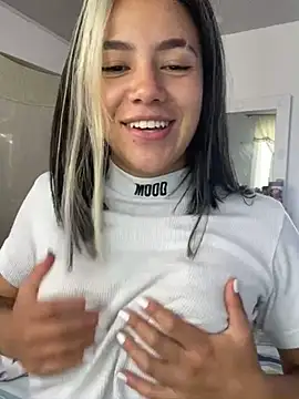 hannahb-e online show from March 2025 09:26:02 PM