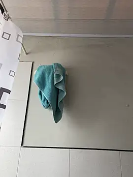 hannahb-e online show from March 2025 02:04:02 PM