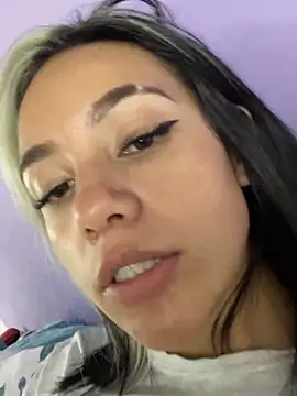 hannahb-e online show from March 2025 08:54:01 PM