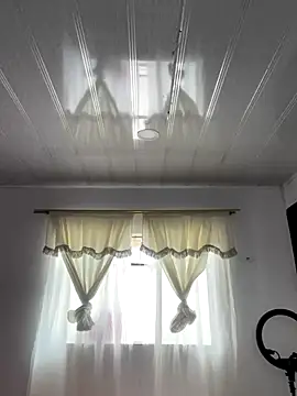 hannahb-e online show from October 2025 05:21:02 PM