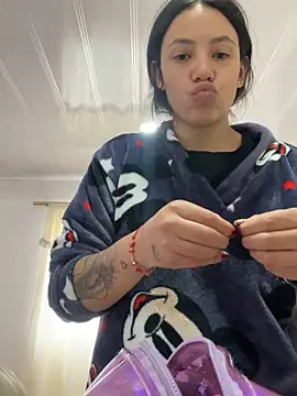 hannahb-e online show from October 2025 06:09:02 PM