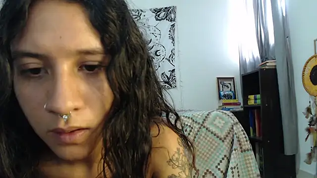 AlinaWoolf  online show from December 2024 04:49:02 PM