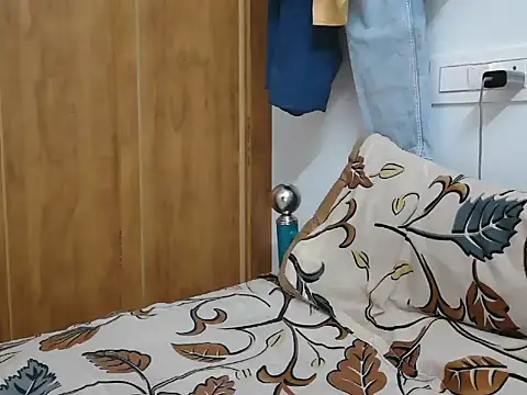 Snapshot of Tamil_Boy28 chatting on February 2025 05:03:02 PM Tamil Boy28 online show from February 2025 05:03:02 PM