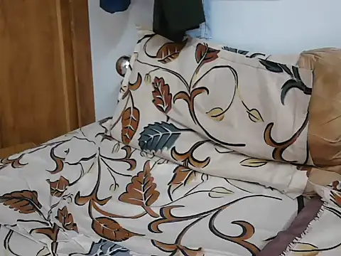 Snapshot of Tamil_Boy28 chatting on February 2025 06:26:01 PM Tamil Boy28 online show from February 2025 06:26:01 PM