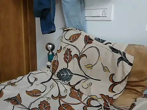 Snapshot of Tamil_Boy28 chatting on February 2025 05:29:02 PM Tamil Boy28 online show from February 2025 05:29:02 PM