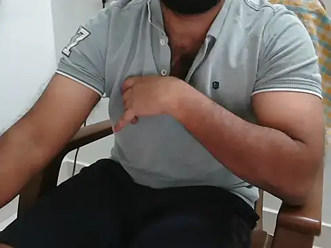 Snapshot of Tamil_Boy28 chatting on February 2025 01:53:02 PM Tamil Boy28 online show from February 2025 01:53:02 PM