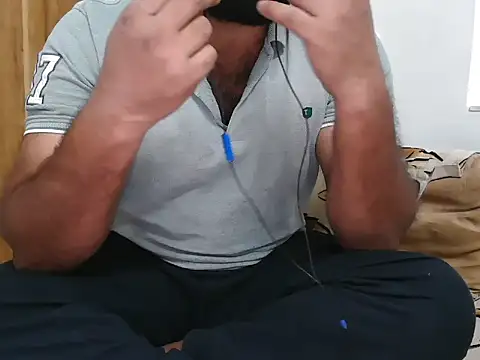 Snapshot of Tamil_Boy28 chatting on March 2025 04:22:01 PM Tamil Boy28 online show from March 2025 04:22:01 PM