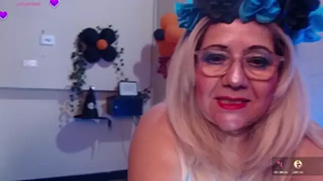 Snapshot of _samara chatting on October 2025 11:38:01 PM samara online show from October 2025 11:38:01 PM