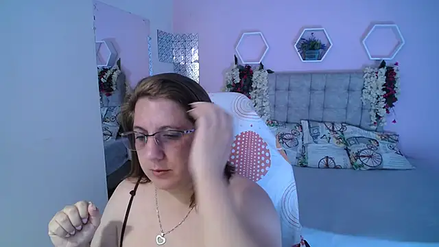 katie joness  online show from January 2025 03:46:02 PM