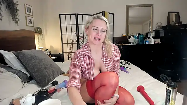 Snapshot of AlwaysAffirming chatting on March 2025 11:53:02 PM AlwaysAffirming online show from March 2025 11:53:02 PM