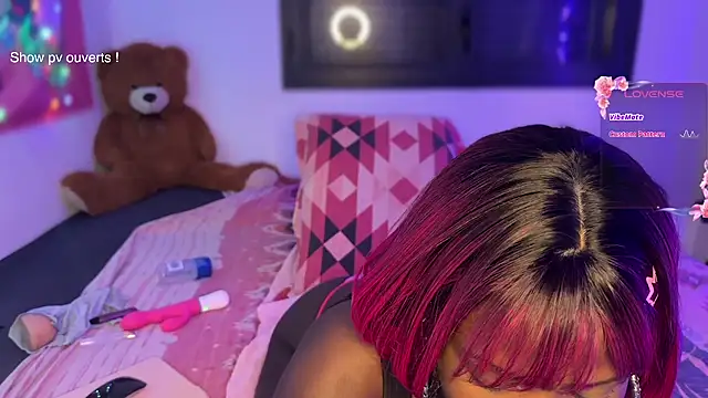 Miss-syanaa online show from March 2025 09:26:02 PM