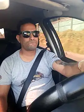 hecwil8 online show from October 2025 11:51:02 AM