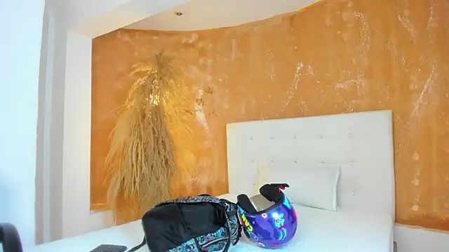 shenielxx online show from March 2026 12:52:01 PM