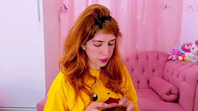 Snapshot of AuroraKatsy chatting on September 2025 09:38:01 PM AuroraKatsy online show from September 2025 09:38:01 PM