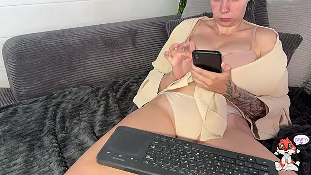-Sweet-Kitty- online show from June 2026 05:52:02 AM