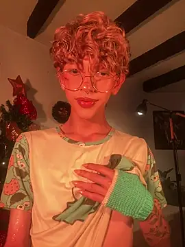 lyamthommpson online show from December 2025 07:31:01 PM