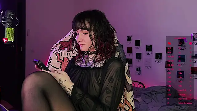 deadlysweet online show from September 2025 02:44:02 AM