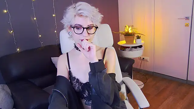  Moonlight t online show from February 2025 05:52:02 AM