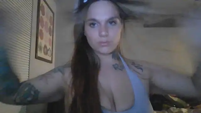 Snapshot of Loukoumonte chatting on November 2025 04:23:02 AM Loukoumonte online show from November 2025 04:23:02 AM