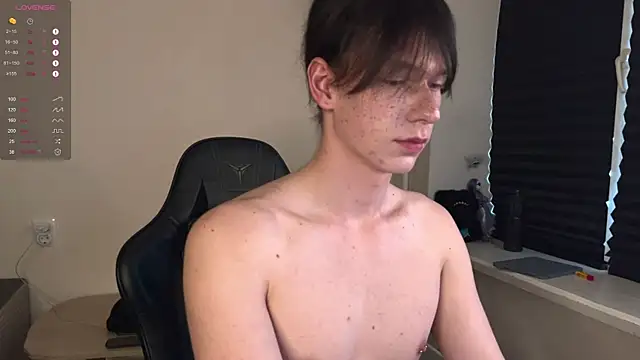 carthylovvve online show from November 2025 01:46:01 PM